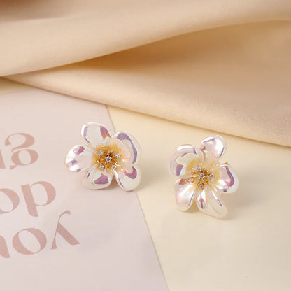 Aretes Camelia Blanca